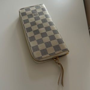 LV zippy wallet